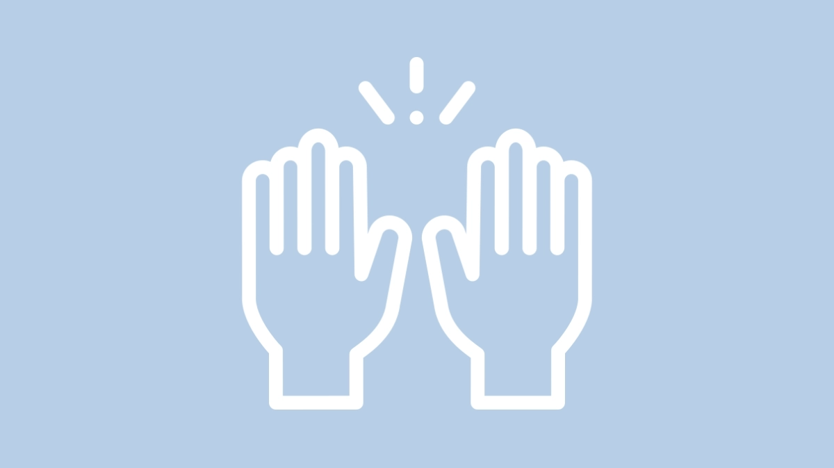 Ikona fizjoterapii - biały zarys dłoni na jasnoniebieskim tle.