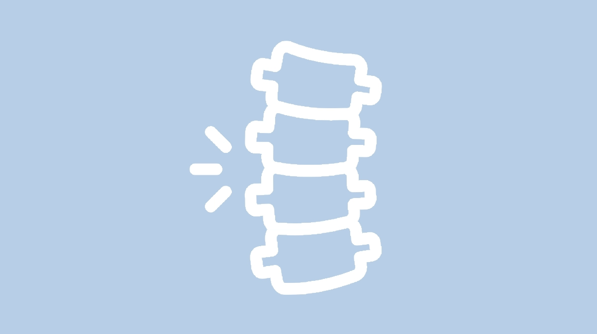 ikona ortopedii - biały zarys kręgosłupa na jasnoniebieskim tle